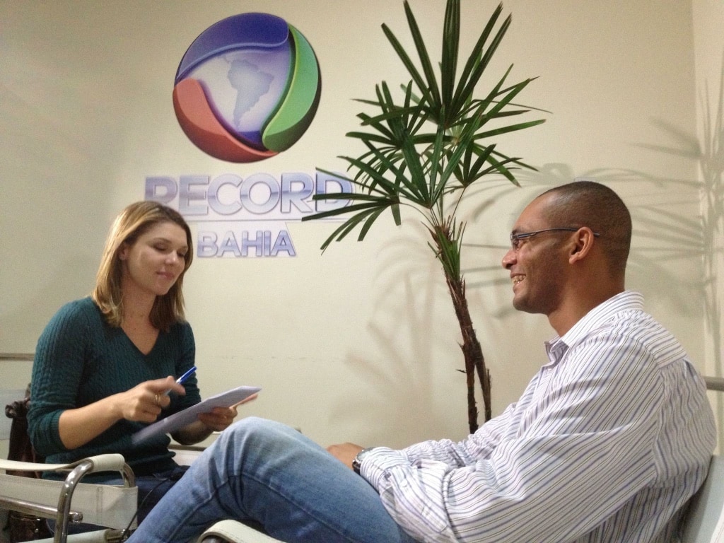 Psicólogo Elídio Almeida em entrevista para os telejornais da Record.